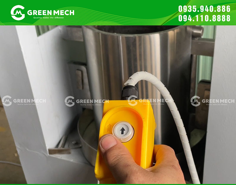 Sử dụng tay cầm điều khiển tiện lợi