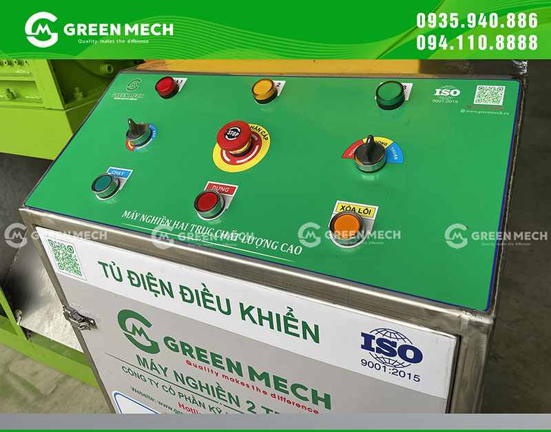 Bảng điều khiển của máy nghiền 2 trục 300kg dễ sử dụng và vận hành